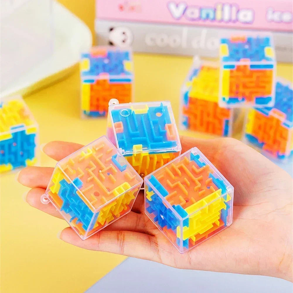 3D Maze Puzzle – Transparent Rolling Ball Cube Brain Teaser