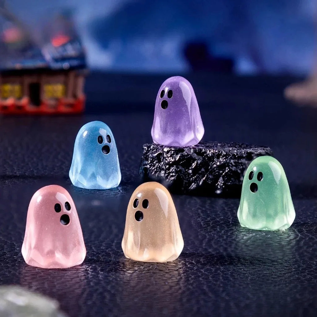 Luminous Ghost Figures – Glow in the Dark Halloween Miniatures