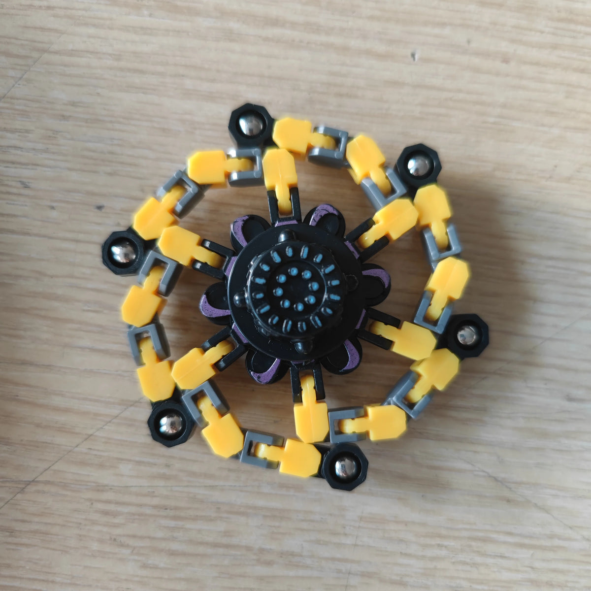 Fidget Spinner Chain – Deformed Hand Spinner Sensory Toy