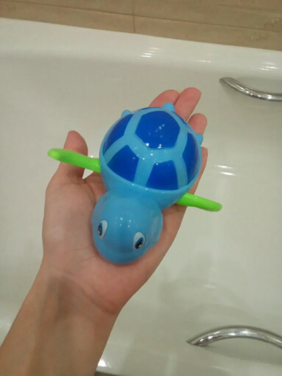 Clockwork Turtle Bath Toy – Wind Up Water Toy for Kids