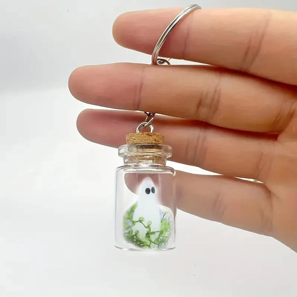 Glow Ghost Keychain – Luminous Halloween Ghost Keyring