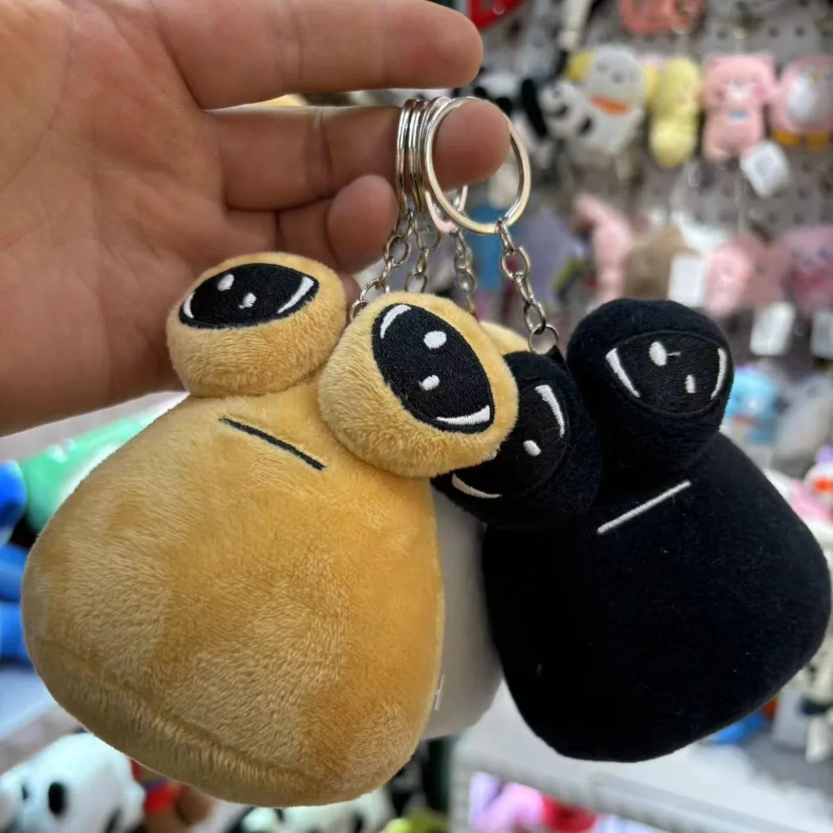 Alien Plush Keychain – Cute Stuffed Animal Pendant Toy