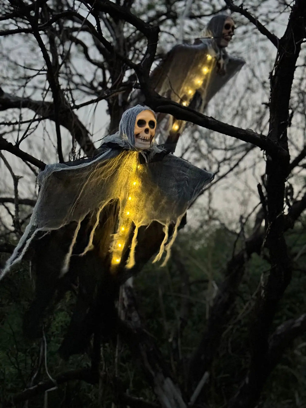 Hanging Halloween Ghost Decoration – LED Skeleton for Outdoor Decor