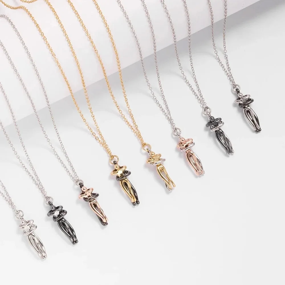 Black Hug Pendant Necklace – Elegant Love Symbol for Daily Wear