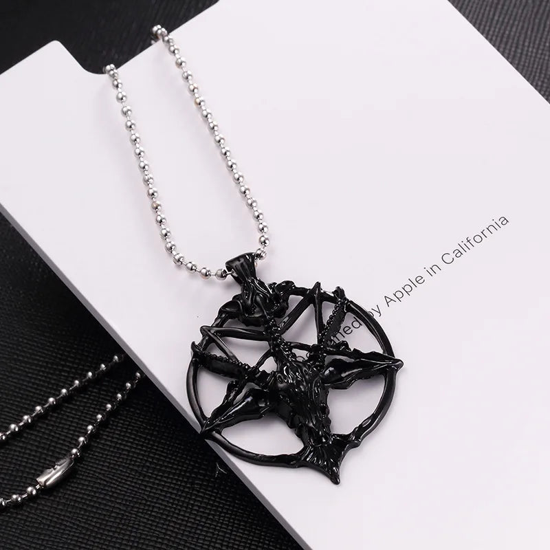 Skull Pendant Necklace – Vintage Gothic Style for Parties & Outfits
