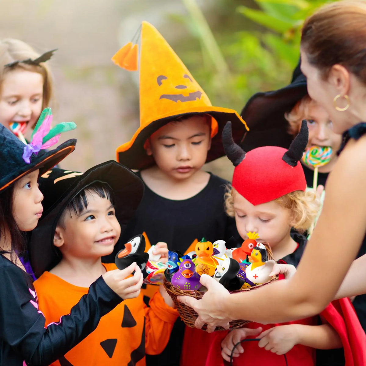Halloween Rubber Duck Toys – Spooky Party Favors for Kids