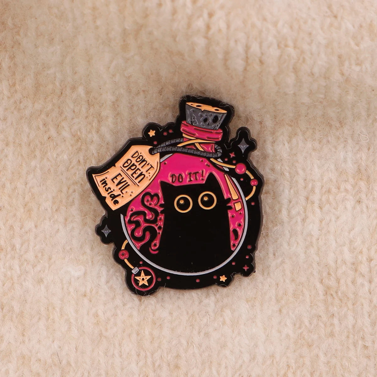 Black Cat Enamel Pin – Cute Animal Lapel Brooch