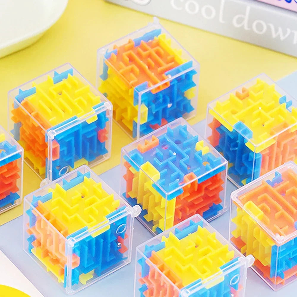 3D Maze Puzzle – Transparent Rolling Ball Cube Brain Teaser