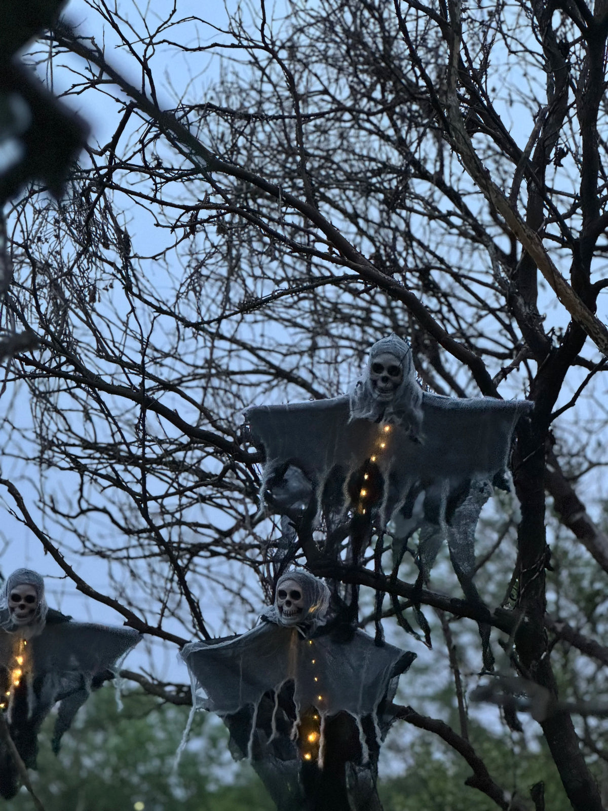 Hanging Halloween Ghost Decoration – LED Skeleton for Outdoor Decor