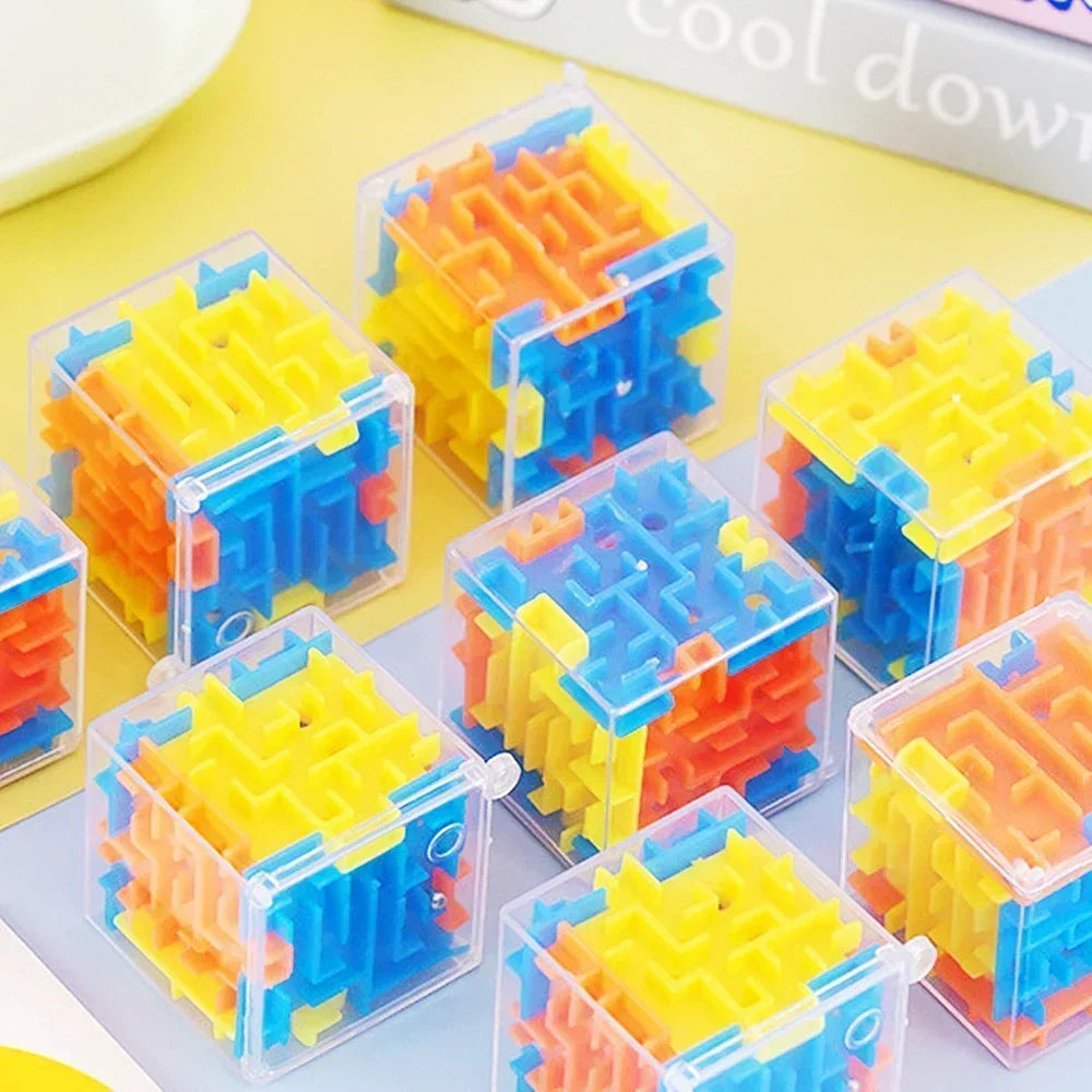 3D Maze Puzzle – Transparent Rolling Ball Cube Brain Teaser