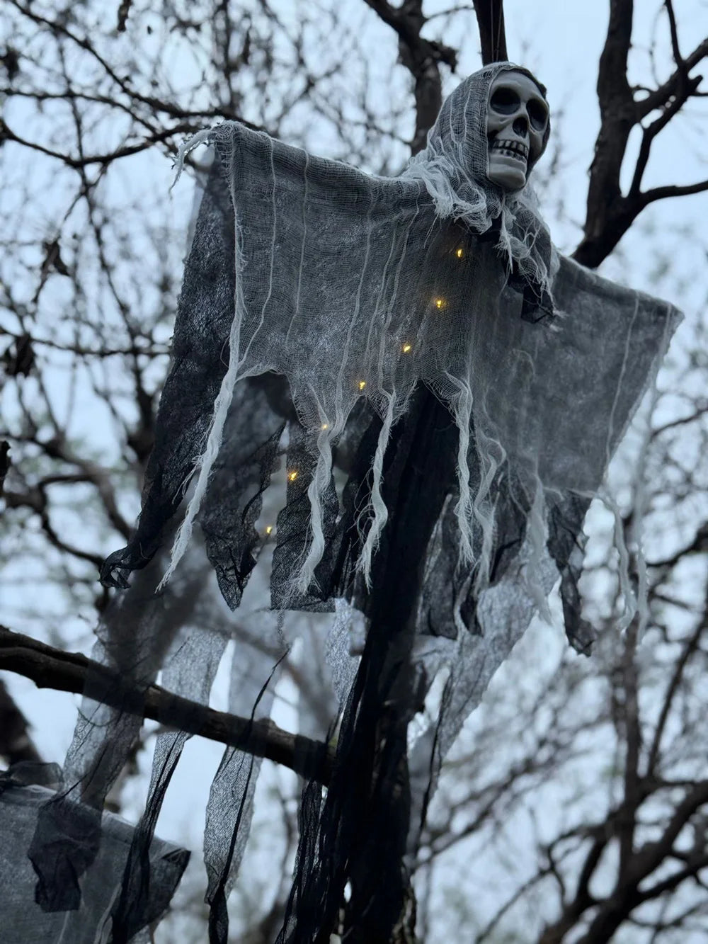 Hanging Halloween Ghost Decoration – LED Skeleton for Outdoor Decor