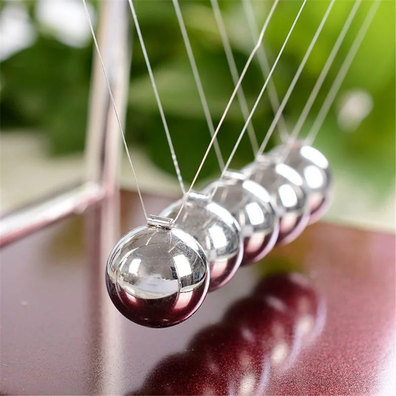 Newton's Cradle Desk Toy – Physics Balance Ball Pendulum