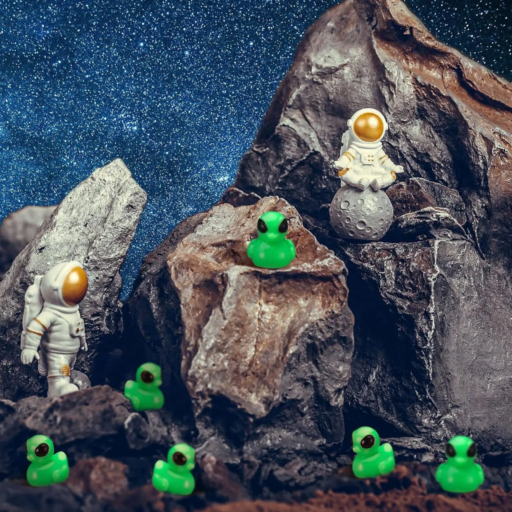 Mini Alien Duck Figurines 50PCS Green Resin Collectible Decor
