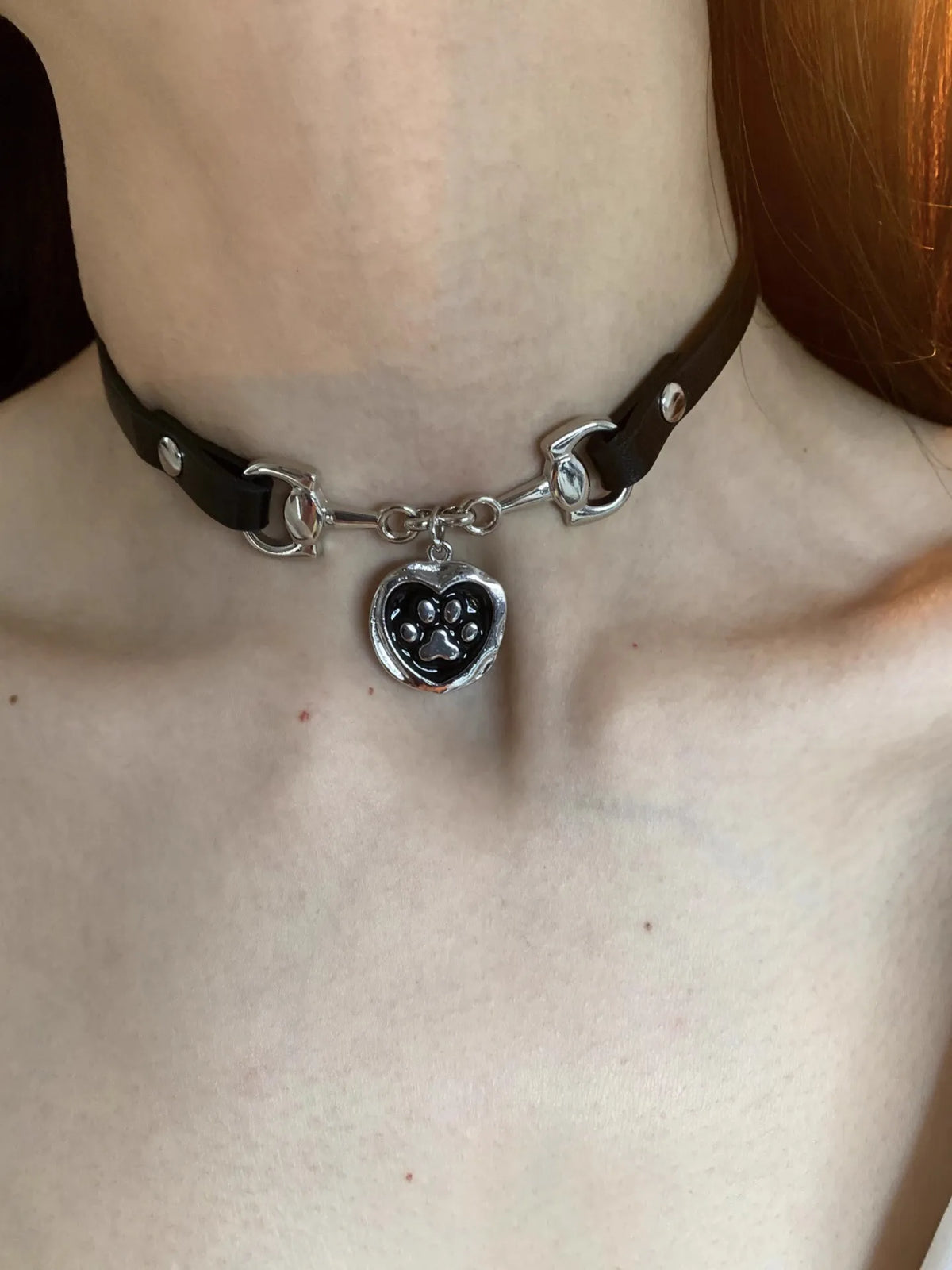 Gothic Leather Choker – Y2K Punk Necklace for Women